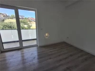Vila moderna tip duplex demisol+parter+etaj Hlincea aproape de Mrea Cetatuia .Mutare Imediata!  tva inclus. - foto 13