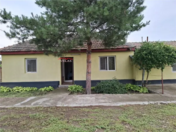 Casă 3 camere Oreavu - poza 1