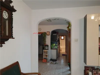 Apartament 3 camere,hol patrat, logie, balcon, et 3, CT, mobilat, ultracentral - foto 9