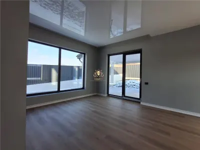 Casa clasa energetica A pompe de caldura cu panouri solare 3dormitoare 2 bai dresing finisaje de LUX Miroslava la asfalt!Tva inclus! - foto 8