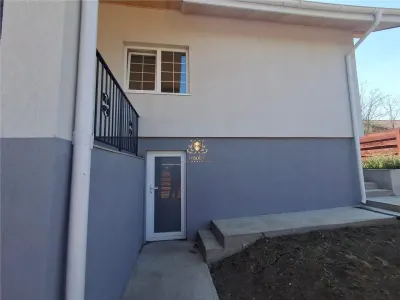 Casa parter cu beci finalizata -500mp teren Valea Adanca. - foto 9