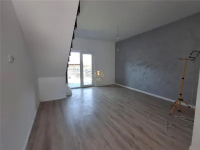 Casa la pret de apartament 3 camere 2 bai Bucium Visani. - Iasi
