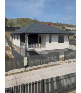 Casa pe parter  4 camere si 2 bai Finalizata! centru PrimarieTomesti. - foto 2