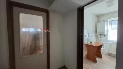 Apartament 2 camere Bacau, parter, CT, liber. - foto 4