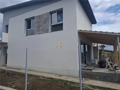 Vila 4 camere central Miroslava -500mp teren  finalizare rapida - foto 6