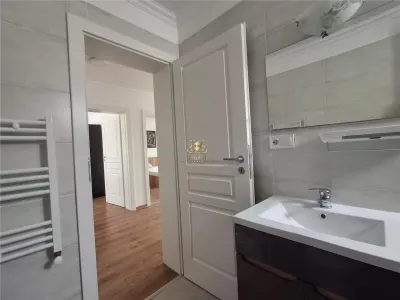 Casa eleganta 4 camere mobilata si utilata Hlincea la asfalt! - foto 7