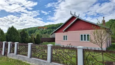 Casa cu 2360 mp teren, Racoasa - foto 2