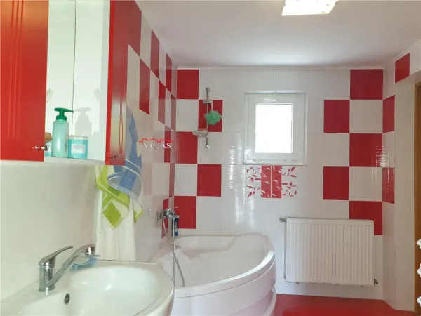 Casă 5 camere Golești - poza 12