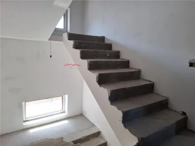 Vila Petresti P+ET, CT, 1012 mp teren - foto 13