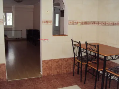 Apartament 4 camere,et 2, 3 balcoane, boxa, parcare, zona Teatru - foto 2