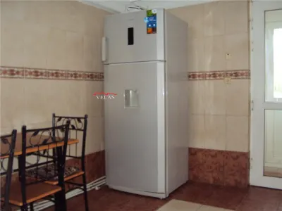 Apartament 4 camere,et 2, 3 balcoane, boxa, parcare, zona Teatru - foto 11
