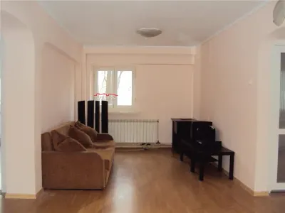 Apartament 4 camere,et 2, 3 balcoane, boxa, parcare, zona Teatru - foto 13
