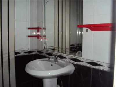 Apartament 4 camere,et 2, 3 balcoane, boxa, parcare, zona Teatru - foto 15