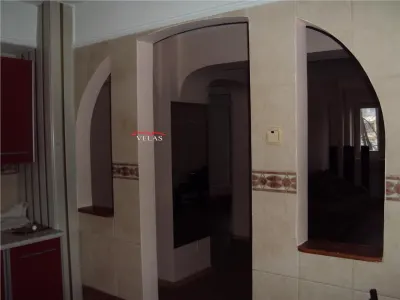 Apartament 4 camere,et 2, 3 balcoane, boxa, parcare, zona Teatru - foto 3