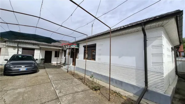 Casă 5 camere Petrești - poza 1