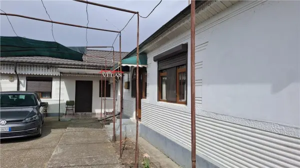 Casă 5 camere Petrești - poza 2