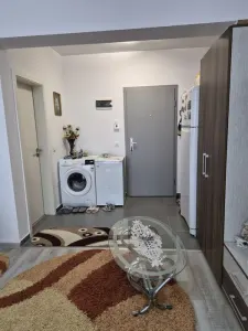 Apartament tip studio,Tractorul-Maurer, etajul 2,mobilat,parcare,129000 Euro - foto 2