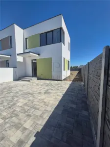 Duplex superb - proiect modern - zona excelenta - Mosnita Noua