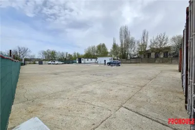 Aeroportului. Hala, birouri, platforma betonata, 2411 mp. - foto 4