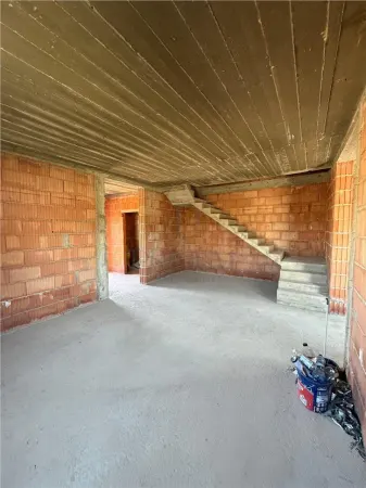 Casă 4 camere Moșnița Veche - poza 2