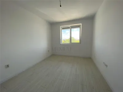 Giroc, apartament 2 camere, etaj 1, centrala proprie, parcare - foto 2