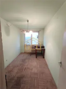 Apartament 3 camere in Moldova Noua - foto 3