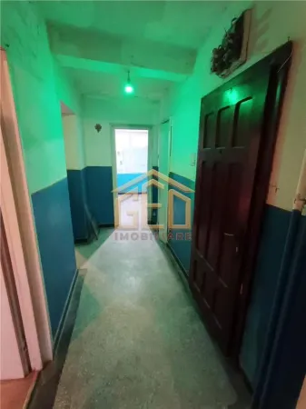 Apartament 3 camere Moldova Noua - poza 8