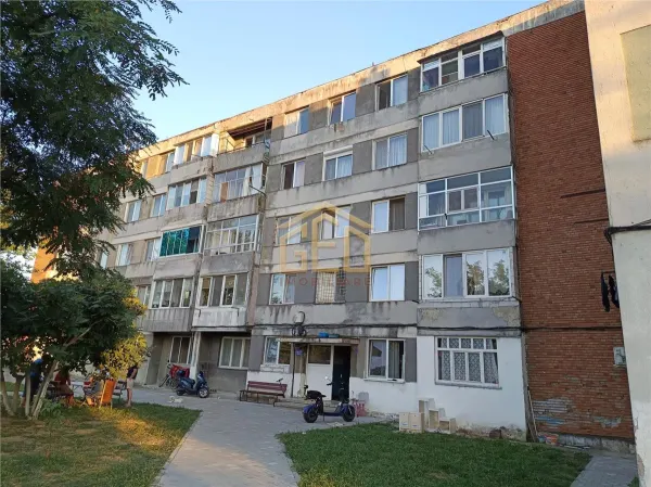 Apartament 3 camere Moldova Noua - poza 9