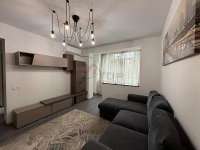 Apartament 3 camere semidecomandat, Podu Ros - Etaj 2 - Iasi