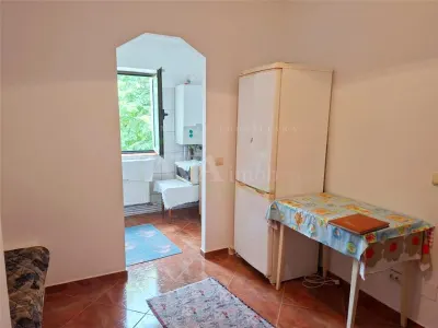 Apartament 2 camere semidecomandat , Zona Mioritei - foto 6