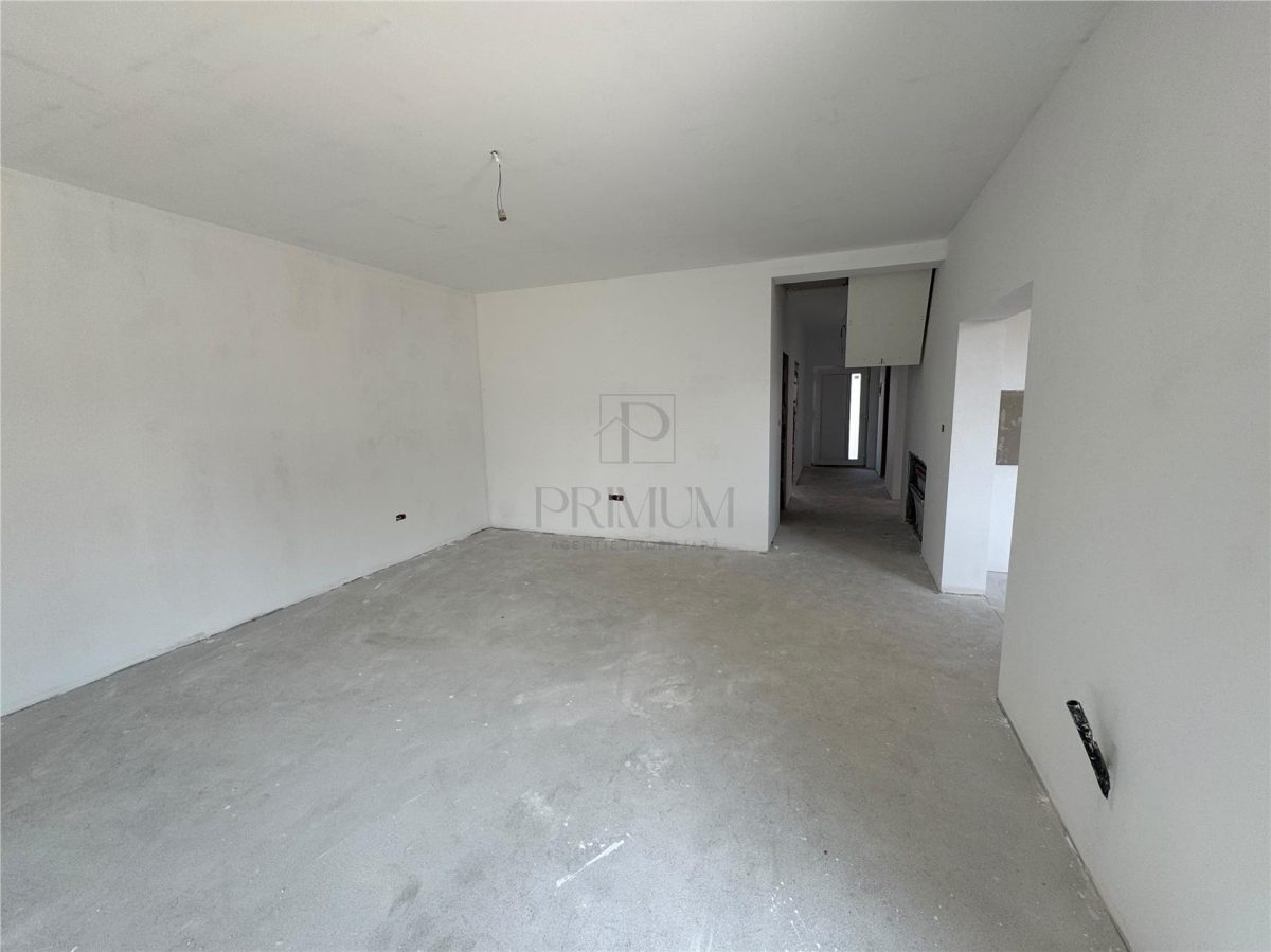 GIROC - DUPLEX PE PARTER - 4 CAMERE - TEREN 300MP - Giroc