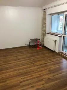 Apartament 3 camere Dristor Rimnicu Sarat cu 2 bai si 3 balcoane - Bucuresti