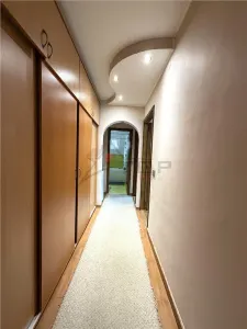Apartament 3 camere decomandat, 2 bai, etajul 2- Nicolina - foto 2