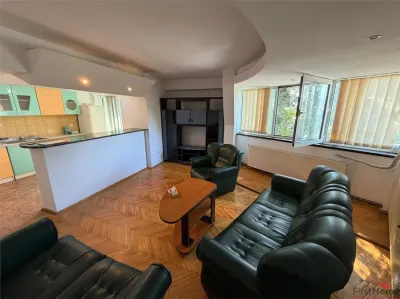 Apartament 3 camere, central, etaj 4 cu acoperis - Focsani