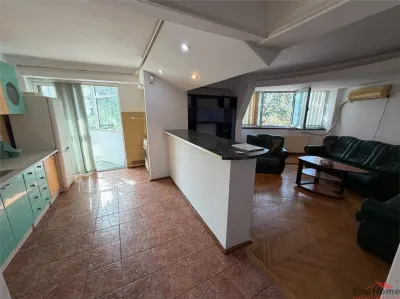 Apartament 3 camere, central, etaj 4 cu acoperis - foto 3