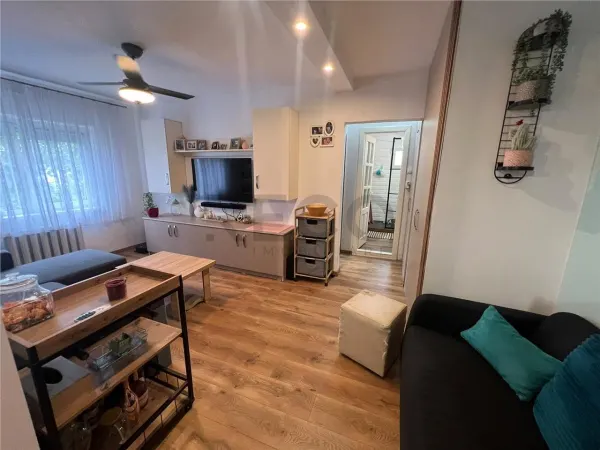 Apartament 3 camere Oradea - poza 1