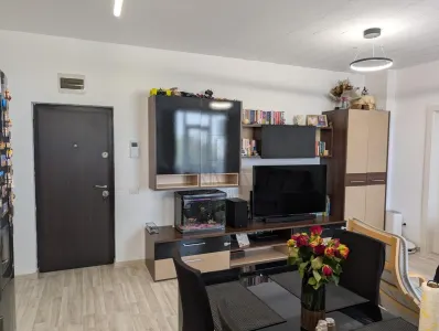GIROC - ETAJ 4 LIFT - 3 CAMERE - 2 BAI - TERASA - DRESSING - CENTRALA - LOC PARCARE - foto 8