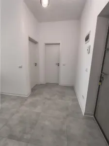 De inchiriat garsoniera moderna la etajul 1 cu boxa de depozitare si parcare proprie in zona Pictor Brana din Selimbar - foto 12