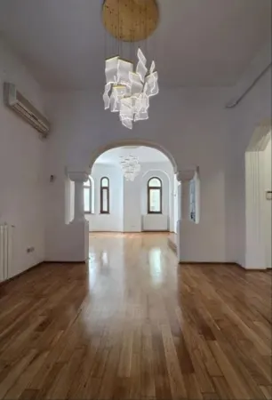 Casă 16 camere București - poza 2