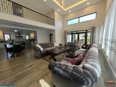 Vila impunatoare cu 6 camere spatioase in stil american - foto 2
