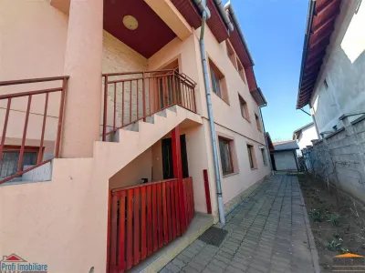 Casa mare cu etaj la principala in Fantanele - REDUCERE - foto 13