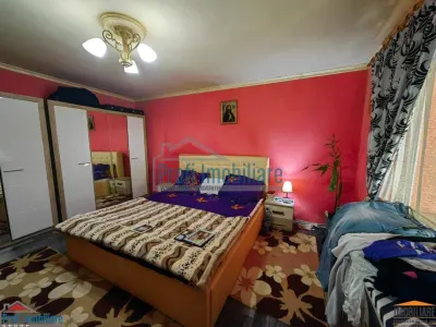 Casa de 102 mp cu gradina - ultracentral  in Arad - foto 3