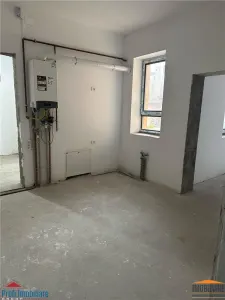 Vand apartament 3 camere la casa 126 mp, centru - foto 1
