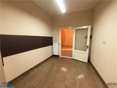 Apartament etaj 1 ultracentral langa Primaria Arad - foto 8