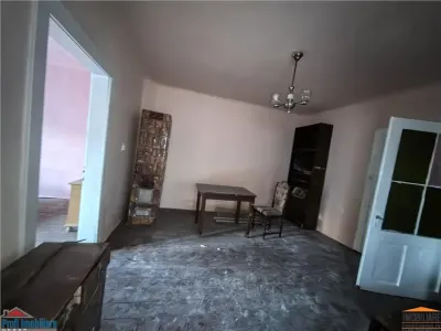 Casa cu 3 camere si pivnita in Lipova - foto 6
