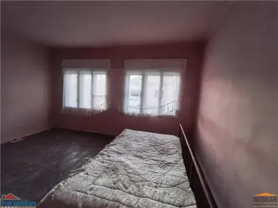 Casa cu 3 camere si pivnita in Lipova - foto 9