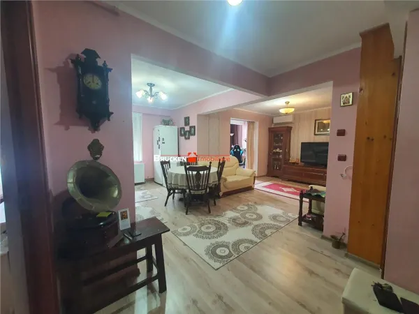 Apartament 2 camere Marghita - poza 2