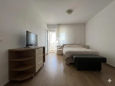 Apartament cu 2 camere decomandat, situat in zona Capat CUG - Sos. Nicolina - Iasi