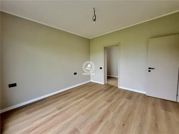 Casă 4 camere Miroslava - poza 11