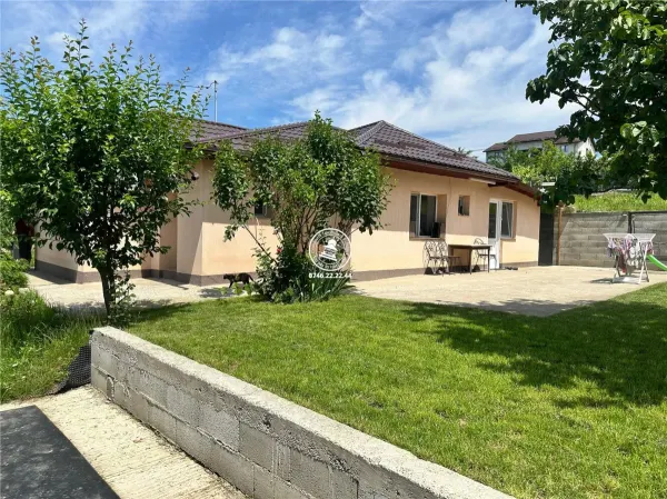 Casă 3 camere Holboca - poza 1